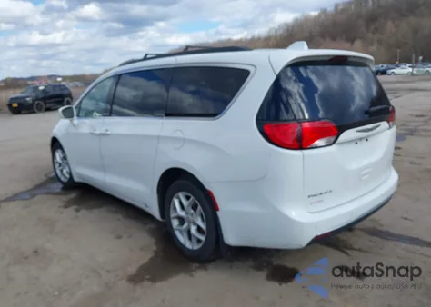 2018 Chrysler Pacifica Touring Plus z USA, uszkodzony, nr VIN 2C4RC1FG4JR100831